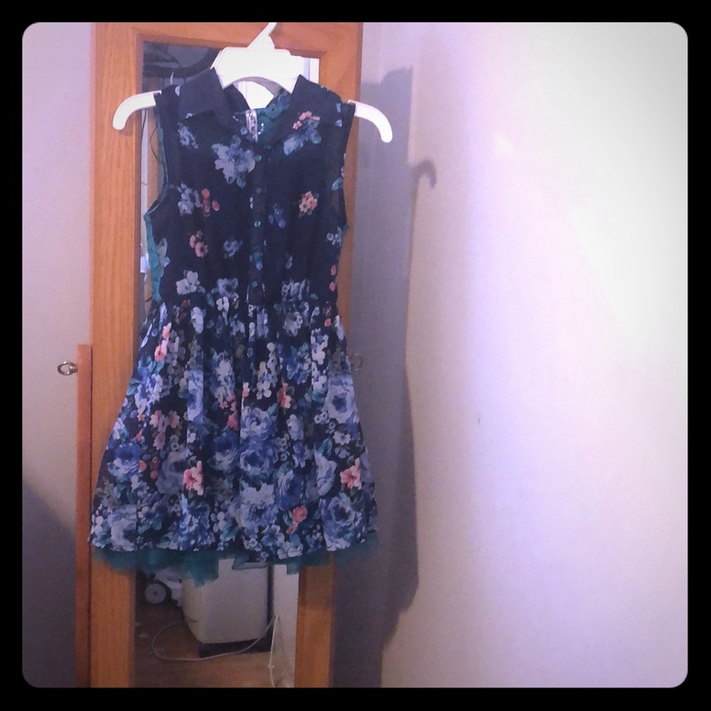 Girls dress